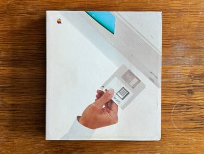 The Outside of the Box of Lisa Software from 1980s