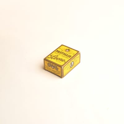 Museum of Yellow Objects by Noah Landow, photograph 34 of 46